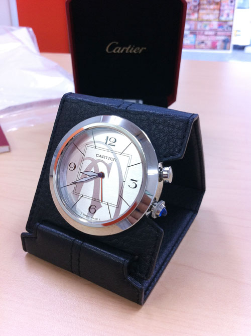 Cartier パシャ 置時計電池交換をお願いします