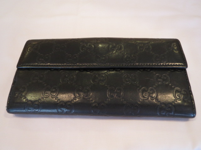 グッチ　レザー　Ｗホック長財布